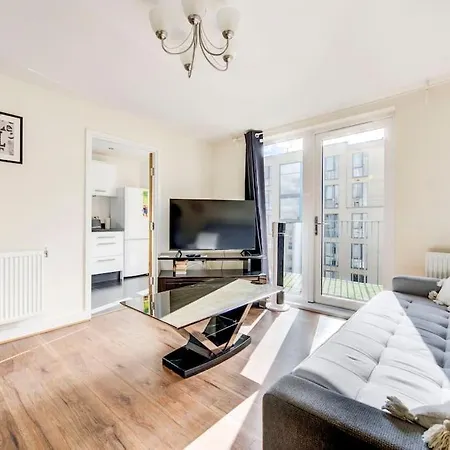 Beautiful 2 Bedroom 2 Bathroom Apartment In Colindale